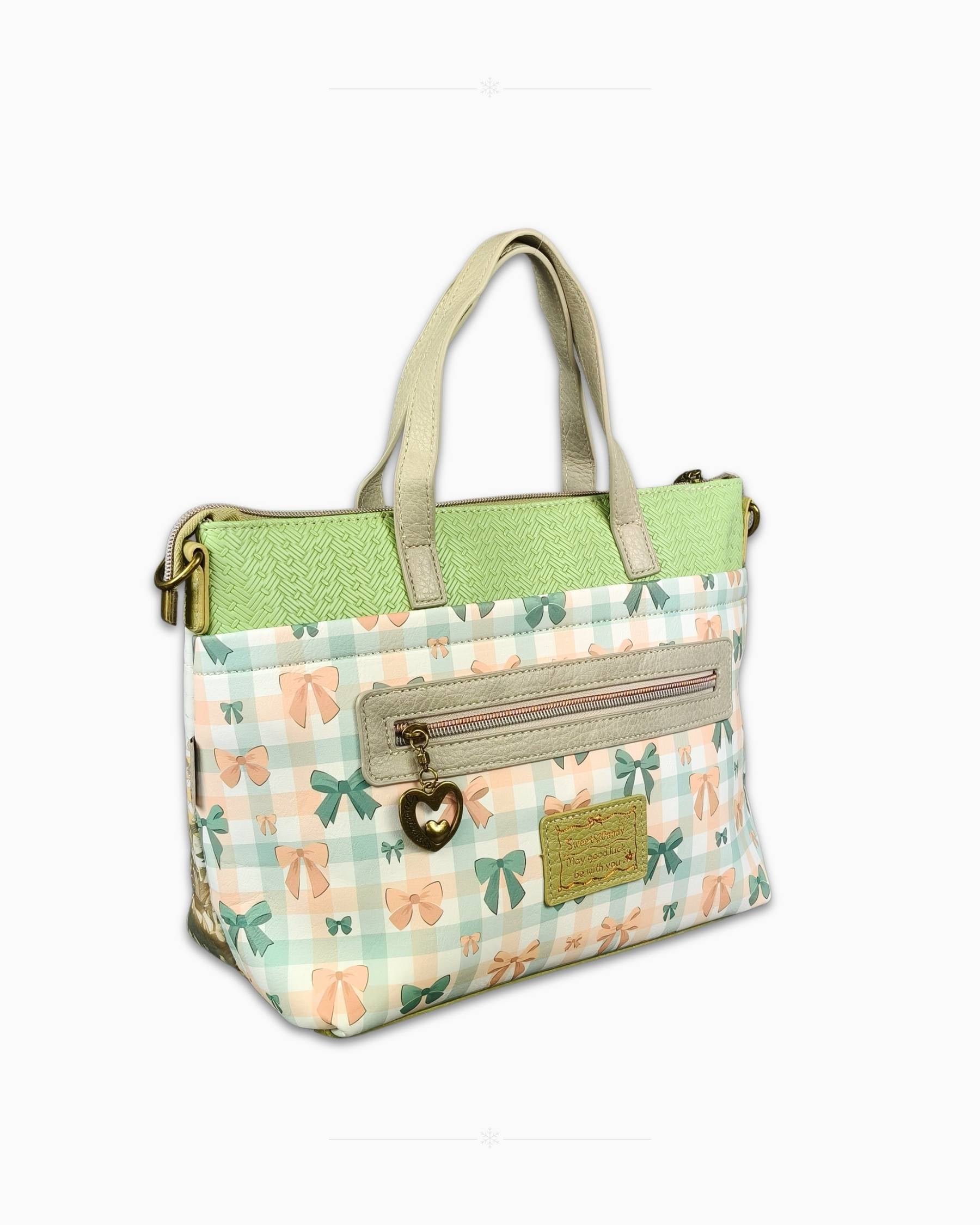 Модерна дамска чанта Sweet Candy Пролетна надежда – страничен изглед, просторна форма с 2 къси дръжки и 1 дълга за различни начини на носене
